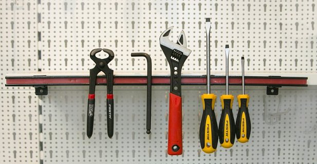 Držák nářadí magnetický 610mm