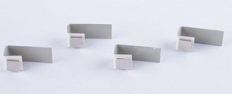 Kryt otvoru 63x63cm SDK 8x magnet